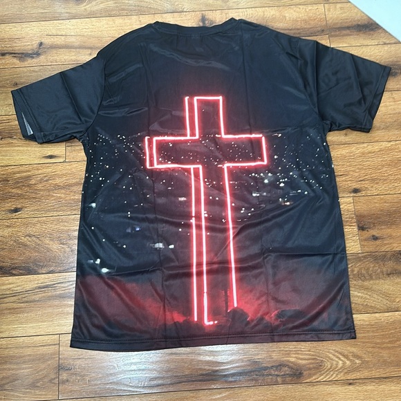 Women’s Red Cross top - Picture 2 of 2